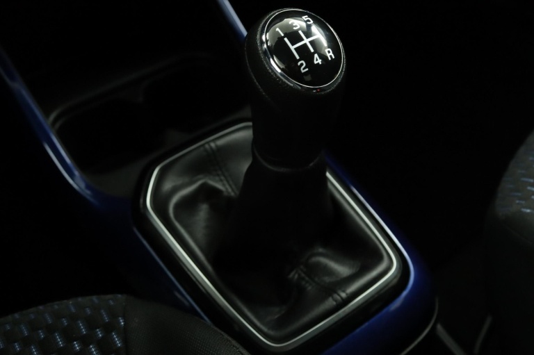 Suzuki Ignis - 1.2 Smart Hybrid Style 27