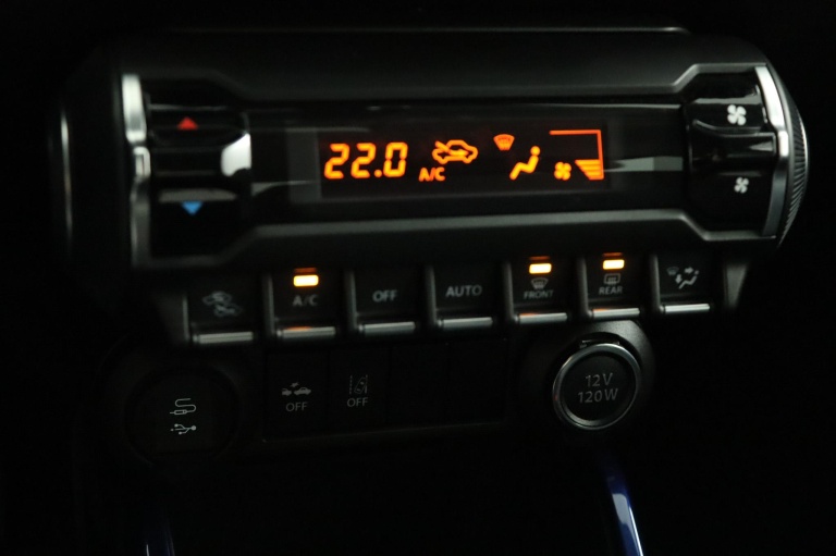 Suzuki Ignis - 1.2 Smart Hybrid Style 9