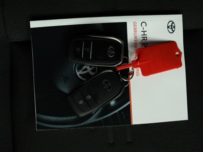 Toyota C-HR - 2.0 Plug-in Hybrid 220 Dynamic