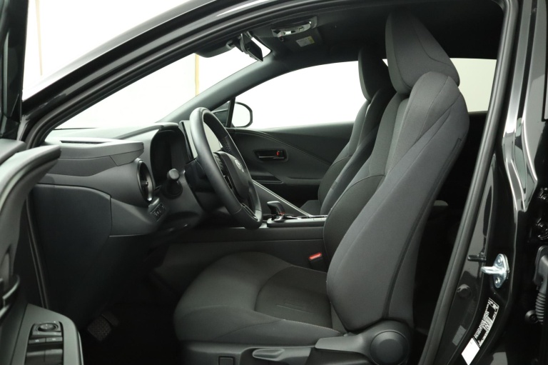 Toyota C-HR - 2.0 Plug-in Hybrid 220 Dynamic 17