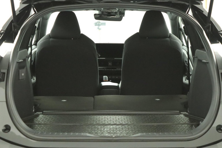 Toyota C-HR - 2.0 Plug-in Hybrid 220 Dynamic 26