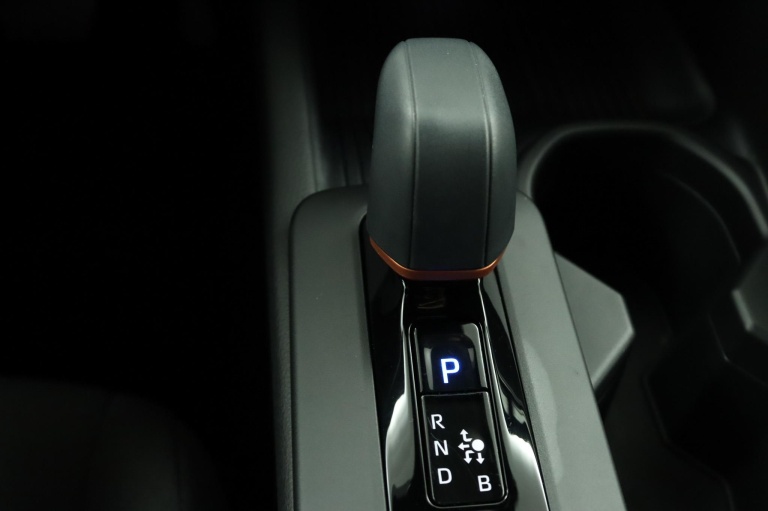 Toyota C-HR - 2.0 Plug-in Hybrid 220 Dynamic 27