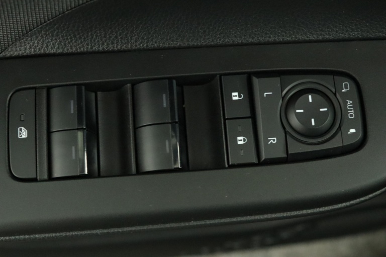 Toyota C-HR - 2.0 Plug-in Hybrid 220 Dynamic 29