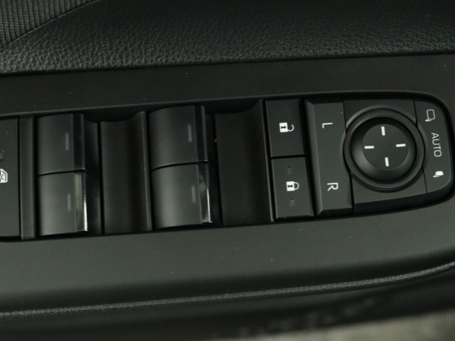 Toyota C-HR - 2.0 Plug-in Hybrid 220 Dynamic