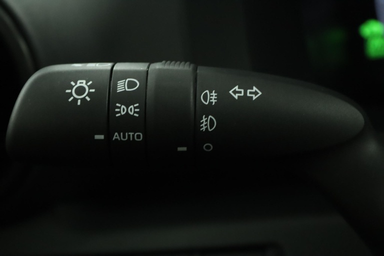 Toyota C-HR - 2.0 Plug-in Hybrid 220 Dynamic 31