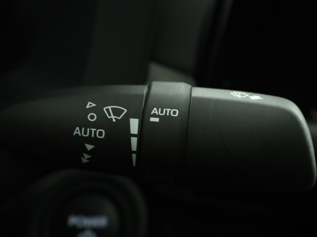 Toyota C-HR - 2.0 Plug-in Hybrid 220 Dynamic