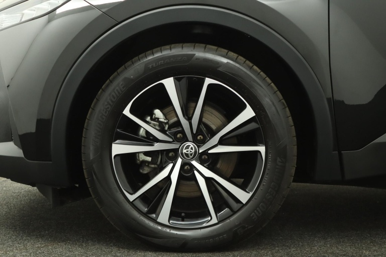 Toyota C-HR - 2.0 Plug-in Hybrid 220 Dynamic 40