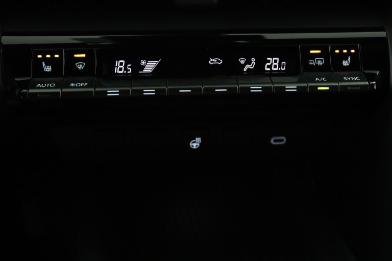 Toyota C-HR - 2.0 Plug-in Hybrid 220 Dynamic 7