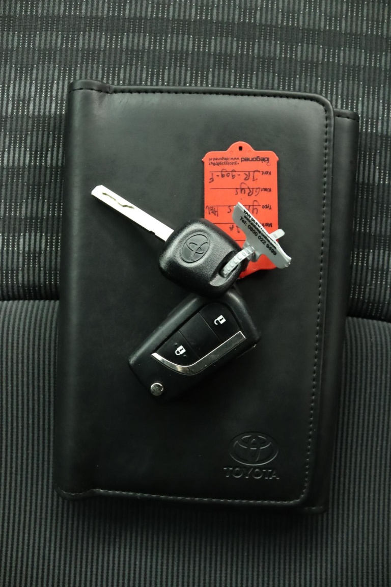 Toyota Yaris - 1.3 VVT-i Trend 11