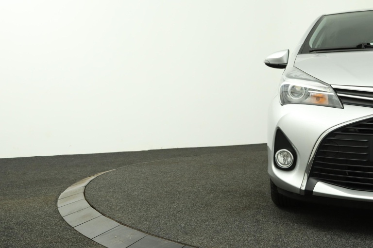 Toyota Yaris - 1.3 VVT-i Trend 36