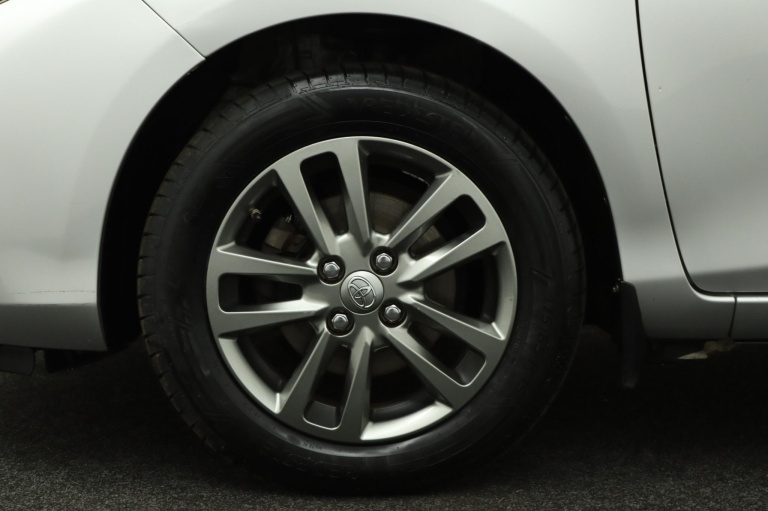 Toyota Yaris - 1.3 VVT-i Trend 38