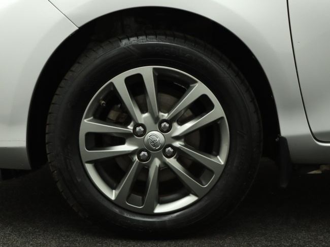 Toyota Yaris - 1.3 VVT-i Trend