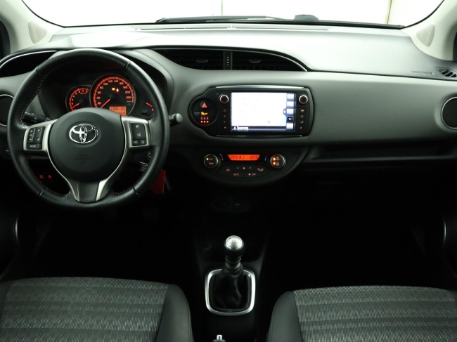 Toyota Yaris - 1.3 VVT-i Trend