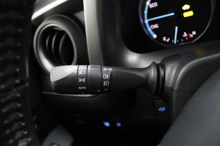 Toyota RAV4 - 2.5 Hybrid AWD Executive Business 32
