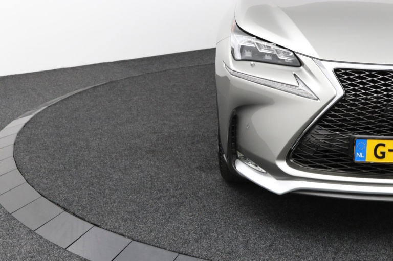 Lexus NX - 300h AWD F Sport Line 36