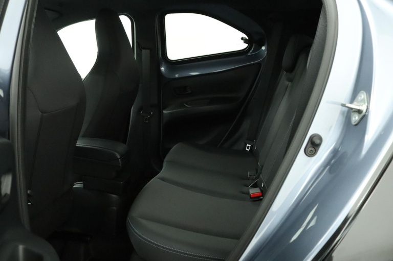 Toyota Aygo X - 1.0 VVT-i S-CVT Premium 18