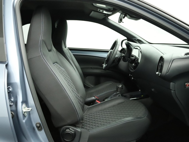 Toyota Aygo X - 1.0 VVT-i S-CVT Premium