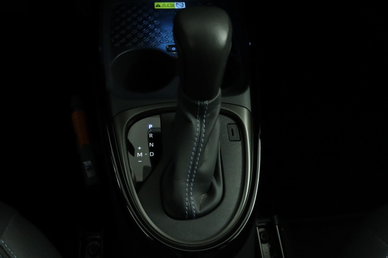 Toyota Aygo X - 1.0 VVT-i S-CVT Premium 26