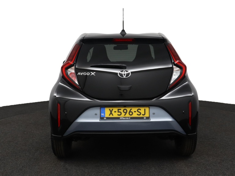 Toyota Aygo X - 1.0 VVT-i S-CVT Premium 64