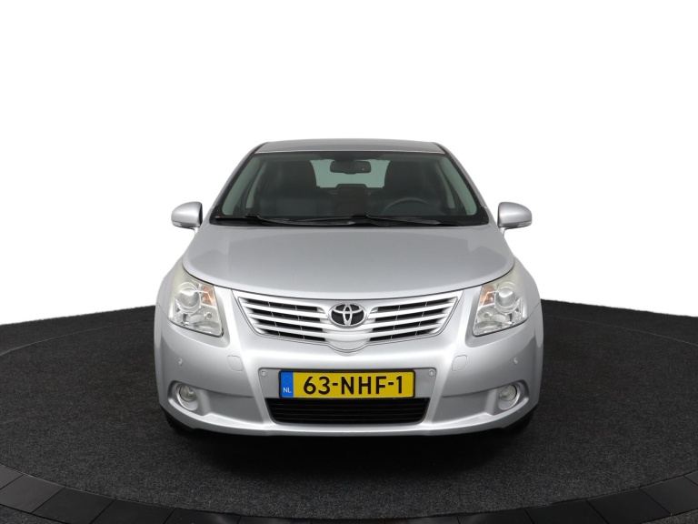 Toyota Avensis - 2.0 VVTi Executive Business 16