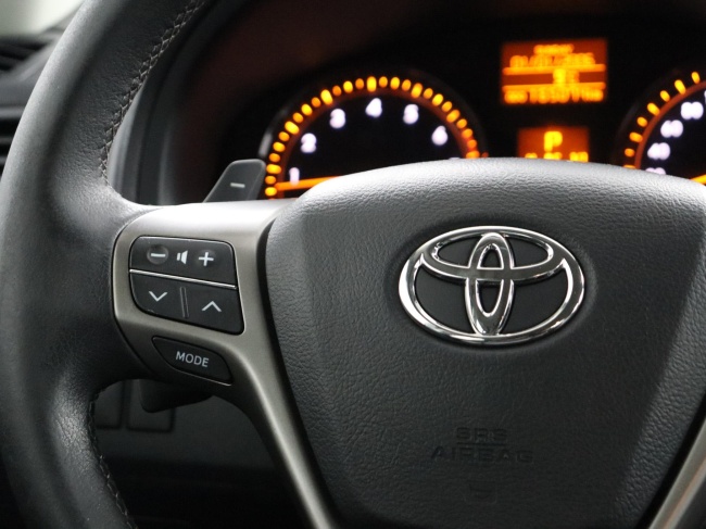 Toyota Avensis - 2.0 VVTi Executive Business