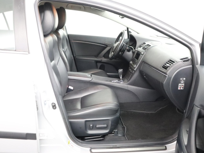 Toyota Avensis - 2.0 VVTi Executive Business
