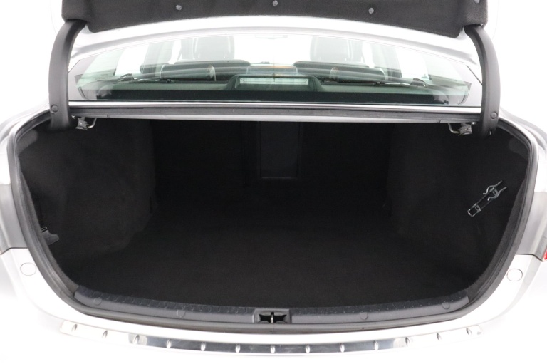 Toyota Avensis - 2.0 VVTi Executive Business 23