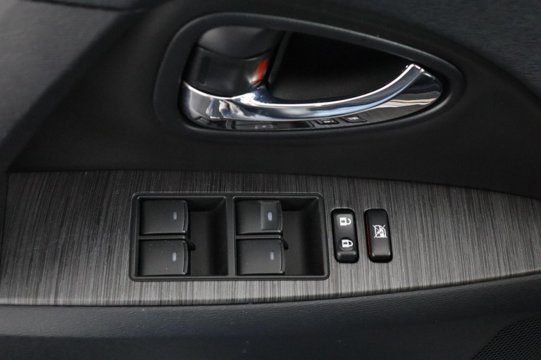 Toyota Avensis - 2.0 VVTi Executive Business 28