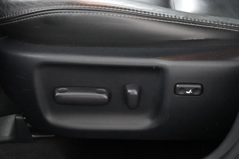 Toyota Avensis - 2.0 VVTi Executive Business 29