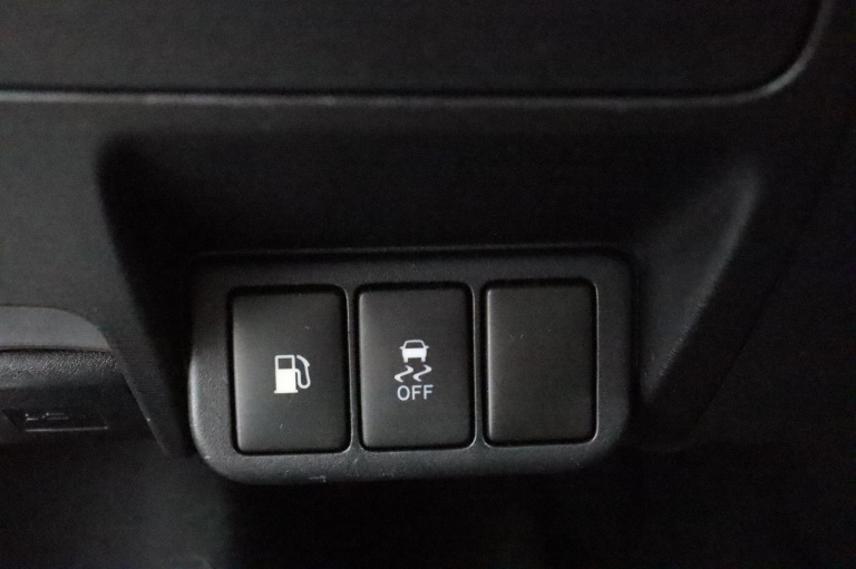 Toyota Avensis - 2.0 VVTi Executive Business 30