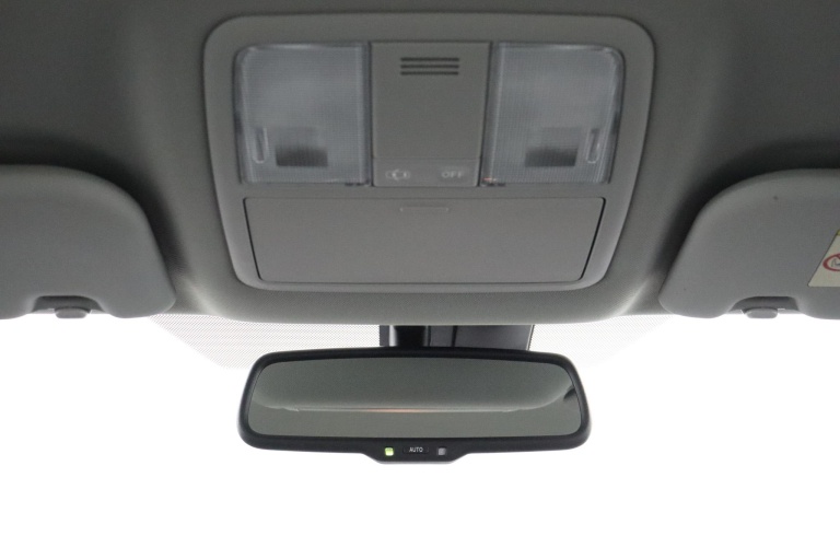 Toyota Avensis - 2.0 VVTi Executive Business 33