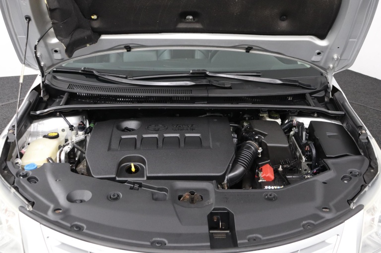 Toyota Avensis - 2.0 VVTi Executive Business 34