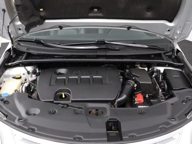 Toyota Avensis - 2.0 VVTi Executive Business