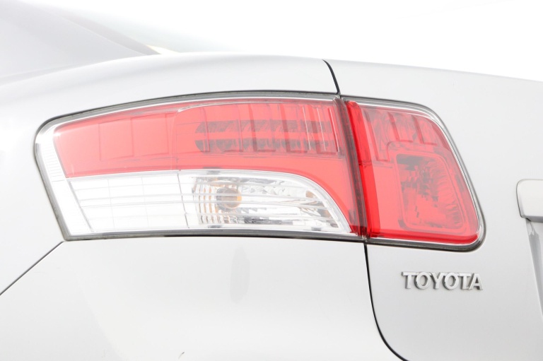 Toyota Avensis - 2.0 VVTi Executive Business 38