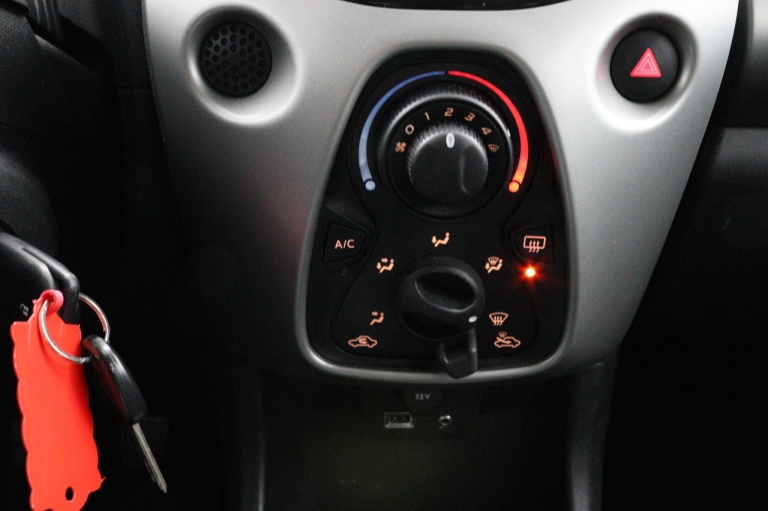 Toyota Aygo - 1.0 VVT-i x-sport 16