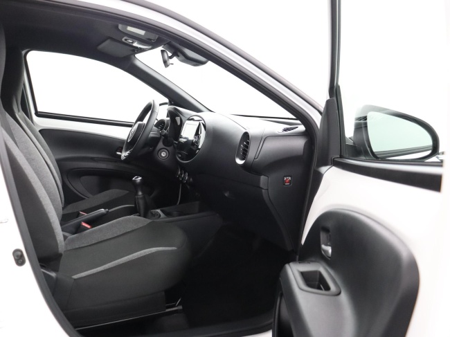 Toyota Aygo X - 1.0 VVT-i MT Play