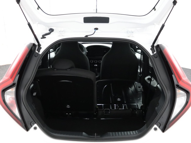 Toyota Aygo X - 1.0 VVT-i MT Play