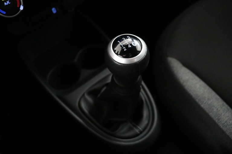 Toyota Aygo X - 1.0 VVT-i MT Play 27