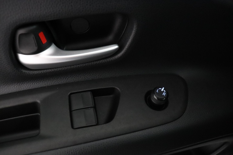 Toyota Aygo X - 1.0 VVT-i MT Play 28