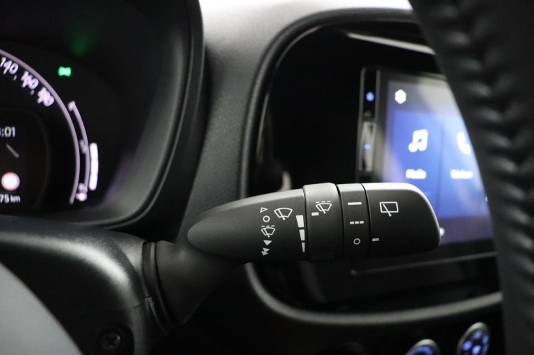 Toyota Aygo X - 1.0 VVT-i MT Play 31