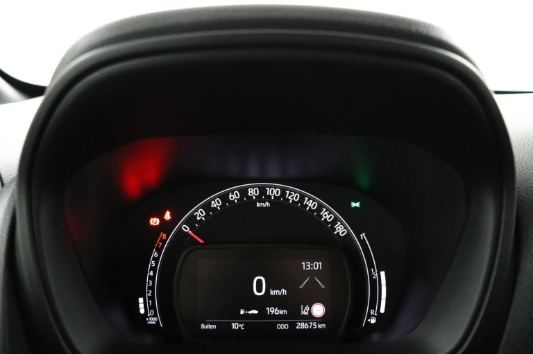 Toyota Aygo X - 1.0 VVT-i MT Play 6