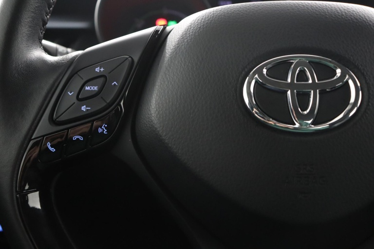 Toyota C-HR - 1.8 Hybrid Dynamic 19