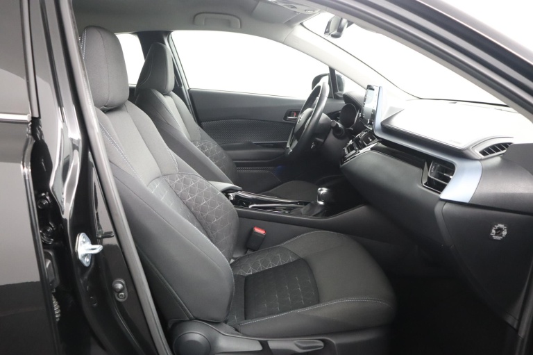 Toyota C-HR - 1.8 Hybrid Dynamic 22