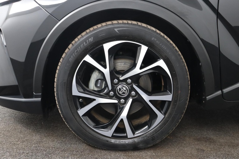 Toyota C-HR - 1.8 Hybrid Dynamic 37