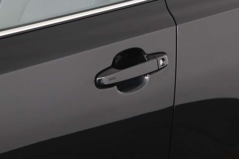 Toyota C-HR - 1.8 Hybrid Dynamic 38