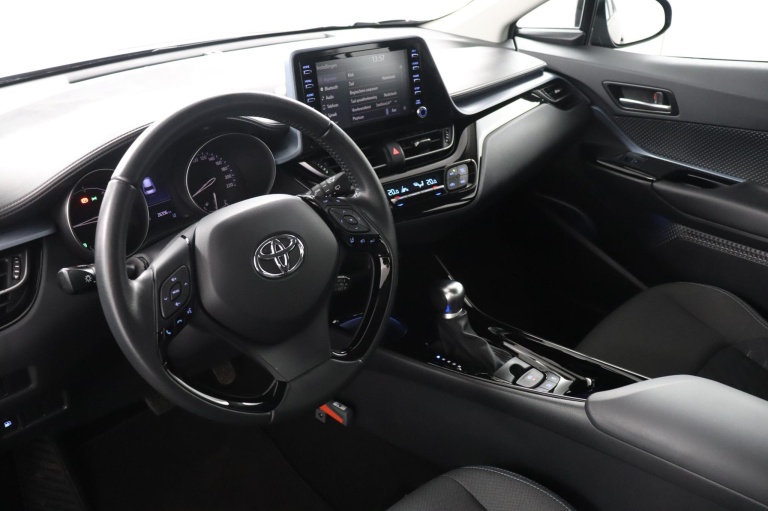 Toyota C-HR - 1.8 Hybrid Dynamic 57