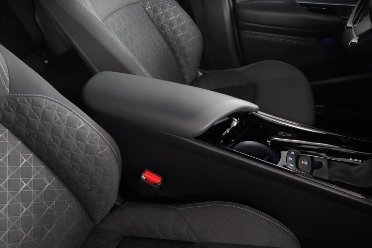 Toyota C-HR - 1.8 Hybrid Dynamic 60