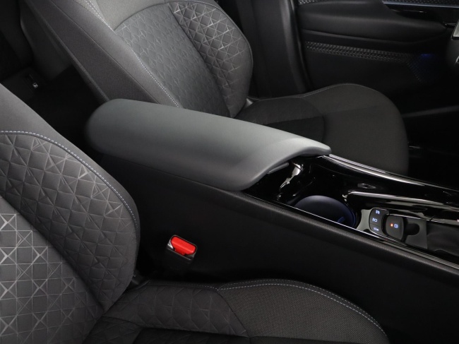 Toyota C-HR - 1.8 Hybrid Dynamic