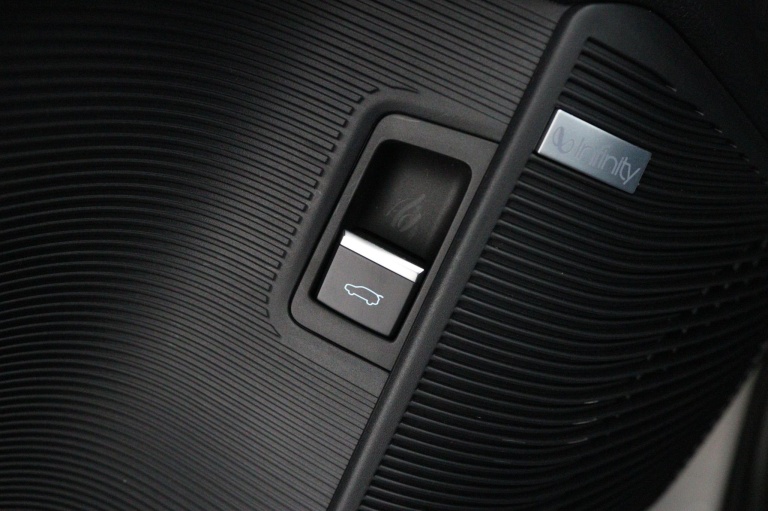 BYD SEAL U - 1.5 DM-i FWD Boost 43