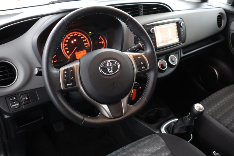 Toyota Yaris - 1.3 VVT-i Aspiration 19